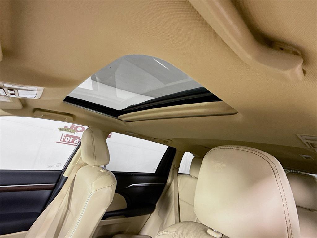 used 2015 Toyota Highlander car