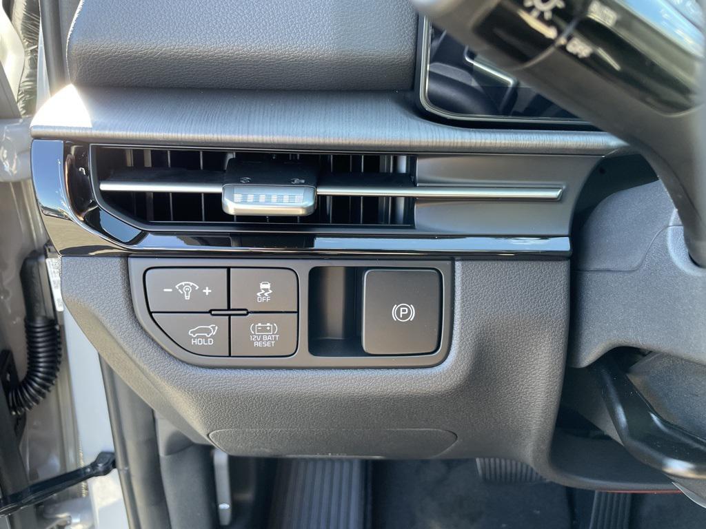 new 2026 Kia Sportage Hybrid car, priced at $35,821