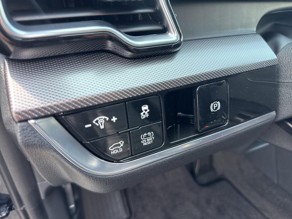 new 2025 Kia Sportage Hybrid car, priced at $36,539