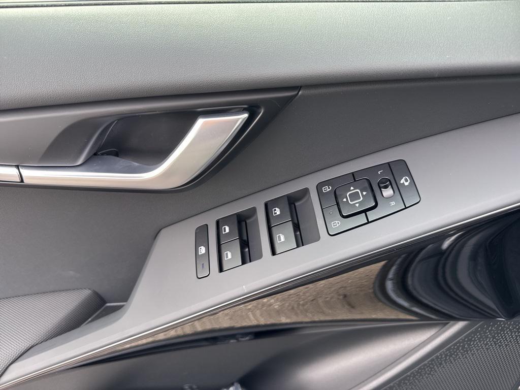 new 2025 Kia Niro car, priced at $30,998