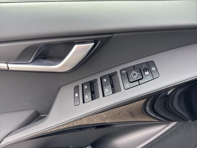 new 2025 Kia Niro car, priced at $31,560