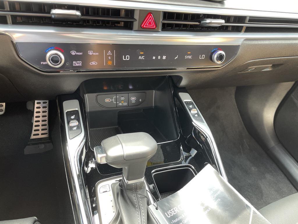 new 2025 Kia Sorento car, priced at $43,998
