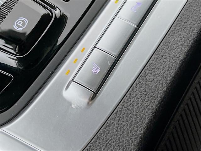 used 2025 Kia Carnival car, priced at $40,998
