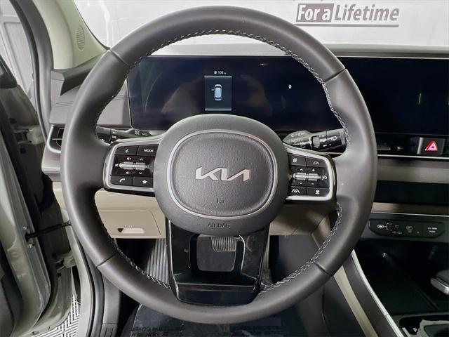 used 2025 Kia Carnival car, priced at $40,998