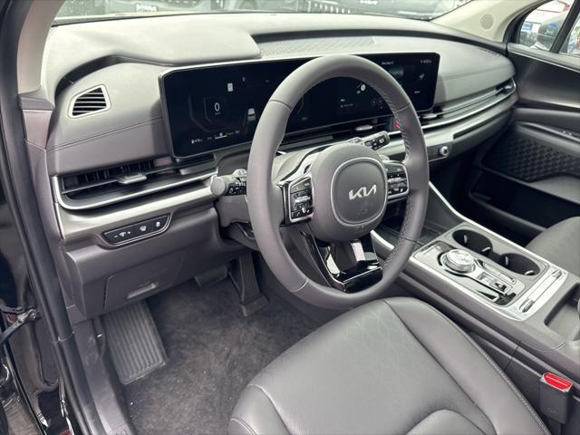 new 2025 Kia Carnival Hybrid car, priced at $49,565