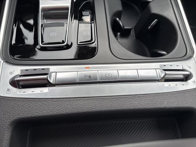 new 2025 Kia Carnival Hybrid car, priced at $49,565