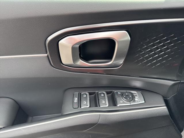 new 2025 Kia Sorento car, priced at $36,196