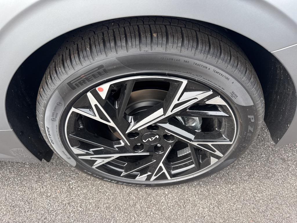 new 2026 Kia K5 car, priced at $31,006
