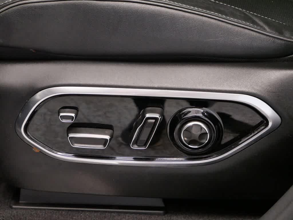 used 2022 Jeep Grand Cherokee car, priced at $37,991