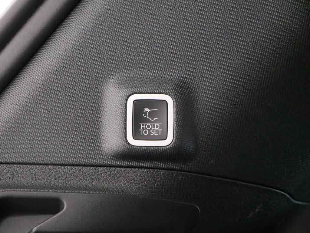 used 2022 Jeep Grand Cherokee car, priced at $37,991