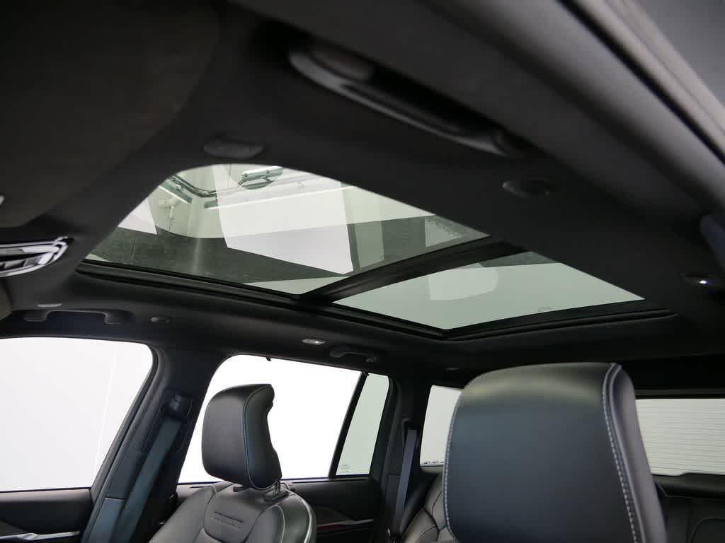 used 2022 Jeep Grand Cherokee car, priced at $37,991