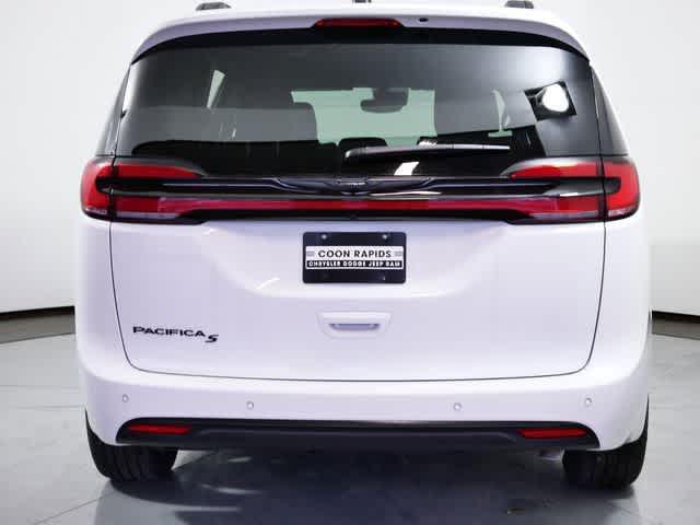 new 2024 Chrysler Pacifica car, priced at $43,107