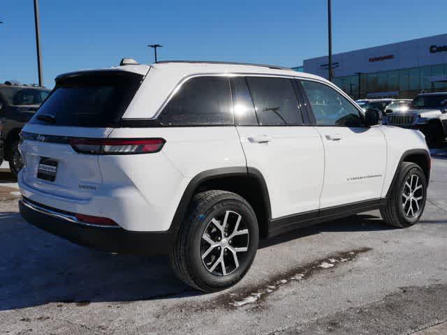 new 2025 Jeep Grand Cherokee car, priced at $48,302