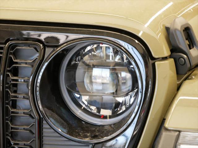 new 2025 Jeep Gladiator car, priced at $51,252
