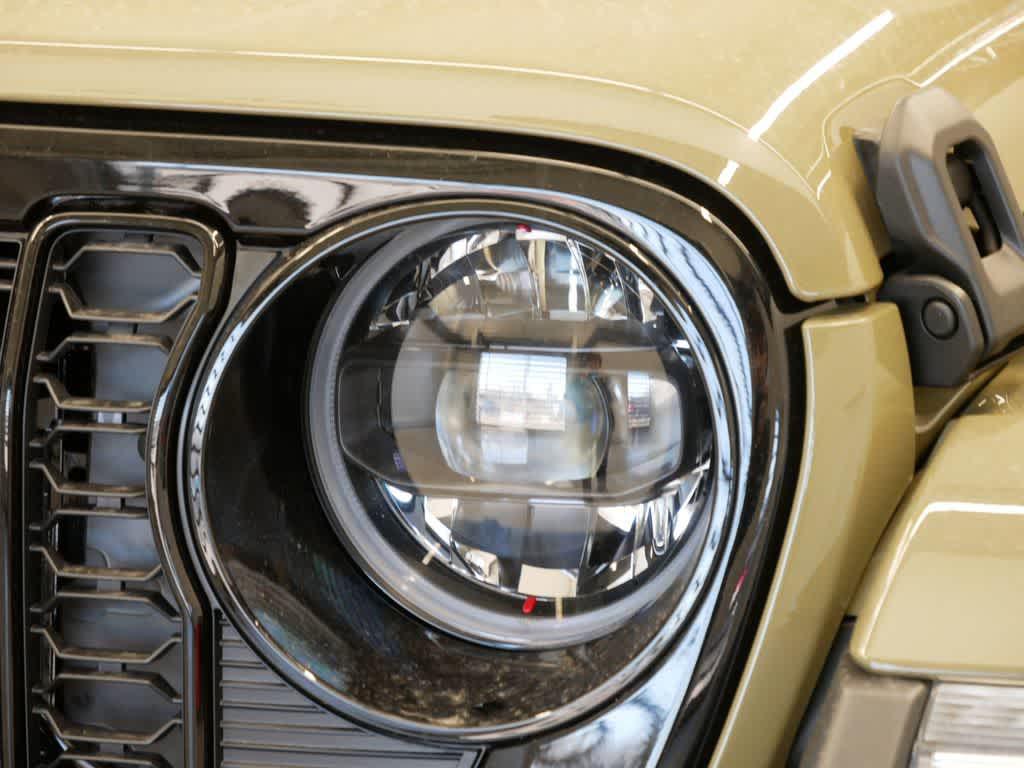 new 2025 Jeep Gladiator car, priced at $49,690