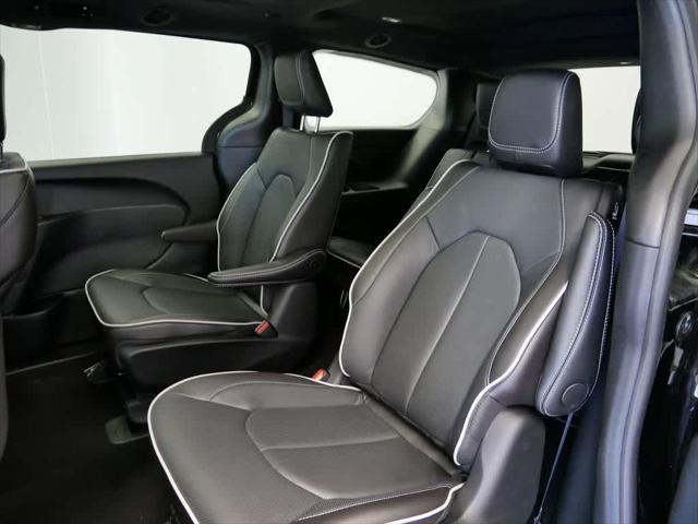 new 2025 Chrysler Pacifica Hybrid car, priced at $56,890