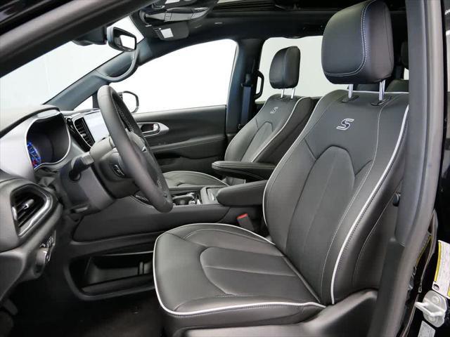 new 2025 Chrysler Pacifica Hybrid car, priced at $56,890