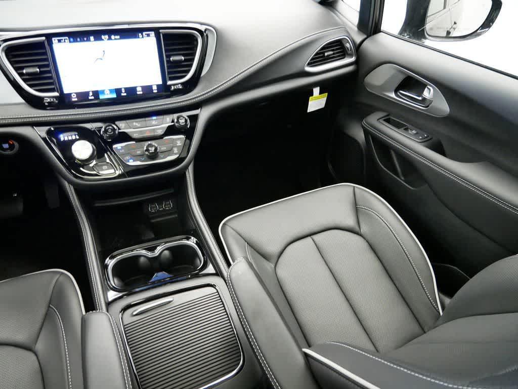 new 2025 Chrysler Pacifica Hybrid car, priced at $55,778