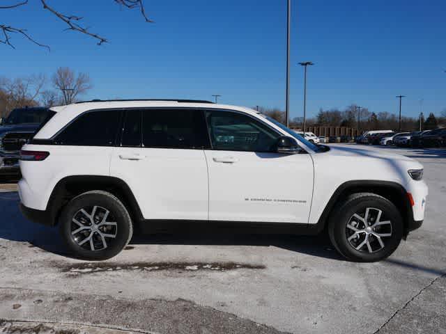 new 2025 Jeep Grand Cherokee car, priced at $48,302