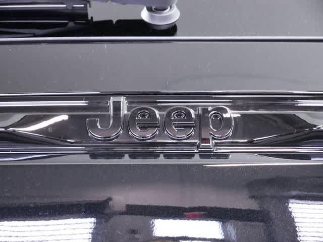 new 2024 Jeep Grand Cherokee car, priced at $45,293