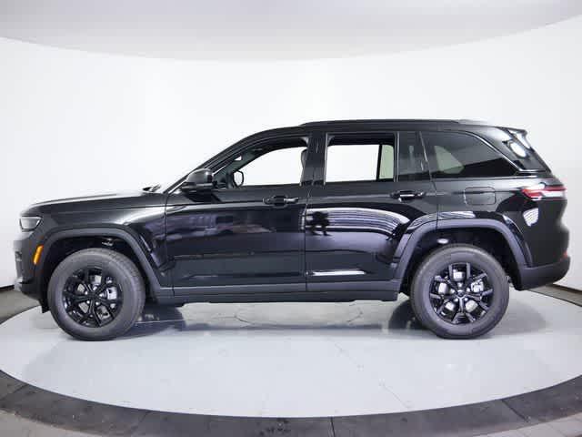 new 2024 Jeep Grand Cherokee car, priced at $45,293