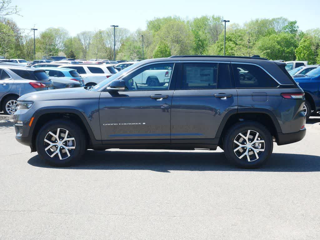 new 2025 Jeep Grand Cherokee car, priced at $47,540