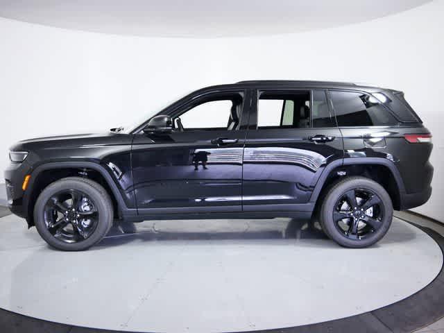 new 2024 Jeep Grand Cherokee car, priced at $44,155