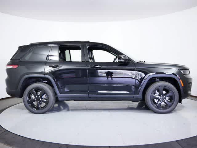 new 2024 Jeep Grand Cherokee car, priced at $44,155