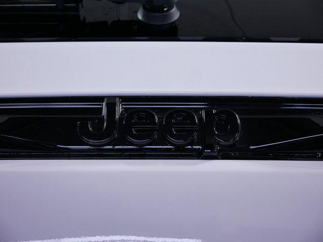 new 2024 Jeep Grand Cherokee car, priced at $47,037