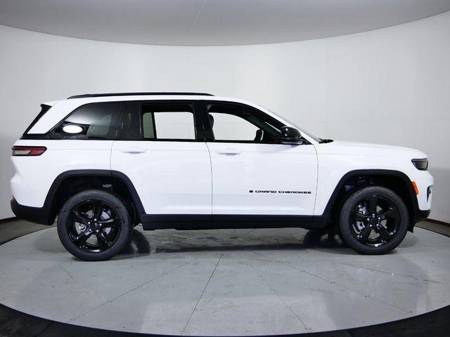 new 2024 Jeep Grand Cherokee car, priced at $47,037