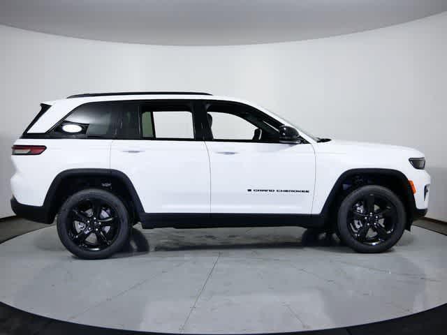 new 2024 Jeep Grand Cherokee car, priced at $44,983