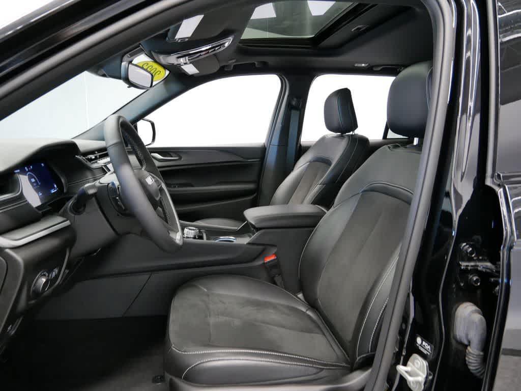 used 2023 Jeep Grand Cherokee car, priced at $36,439