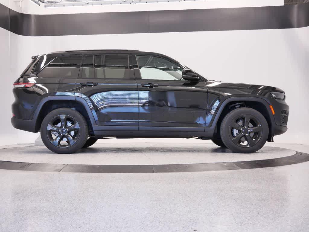 used 2023 Jeep Grand Cherokee car, priced at $36,439