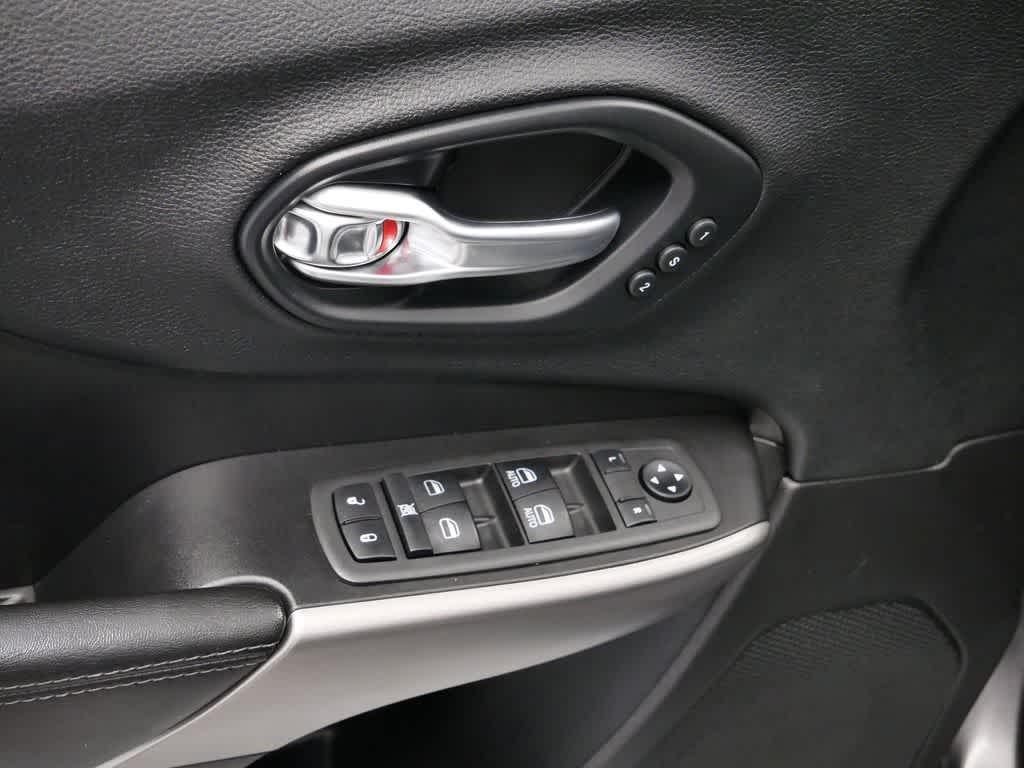 used 2020 Jeep Cherokee car, priced at $16,888