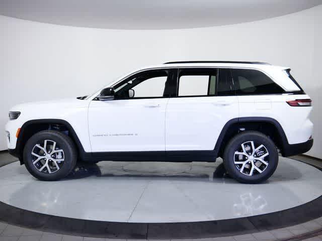 new 2025 Jeep Grand Cherokee car, priced at $46,114