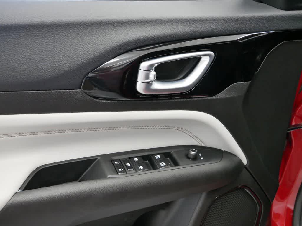 new 2025 Jeep Compass car, priced at $29,998