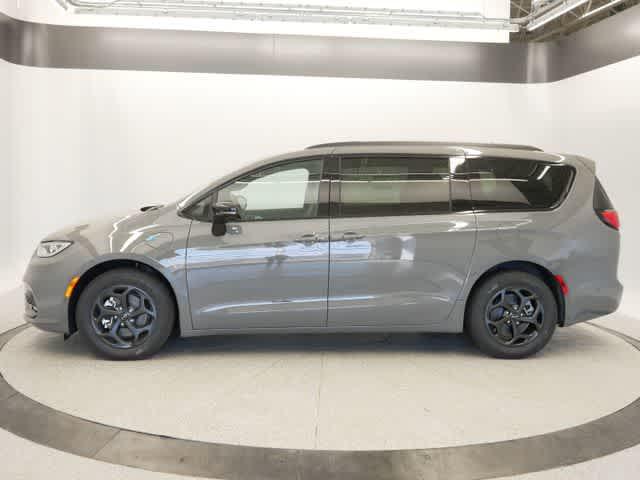 new 2025 Chrysler Pacifica Hybrid car, priced at $57,809