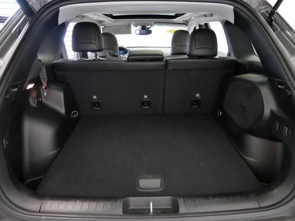 used 2022 Jeep Cherokee car, priced at $25,991