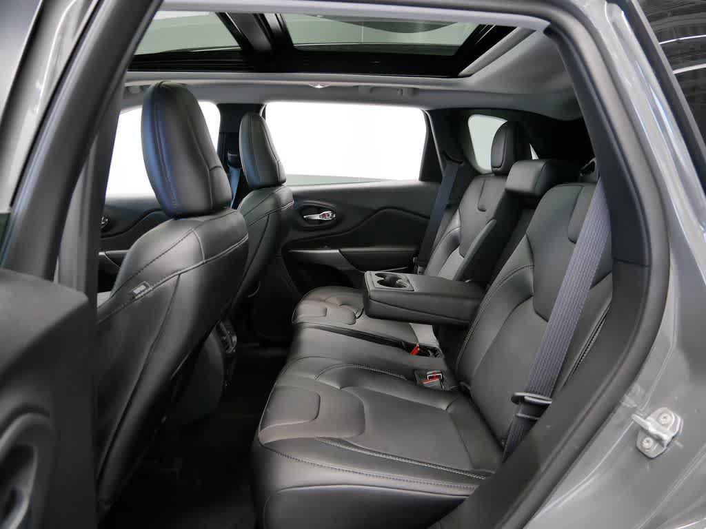 used 2022 Jeep Cherokee car, priced at $25,991