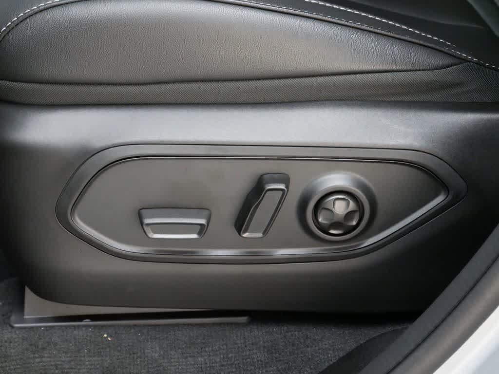 new 2025 Jeep Grand Cherokee car, priced at $44,208