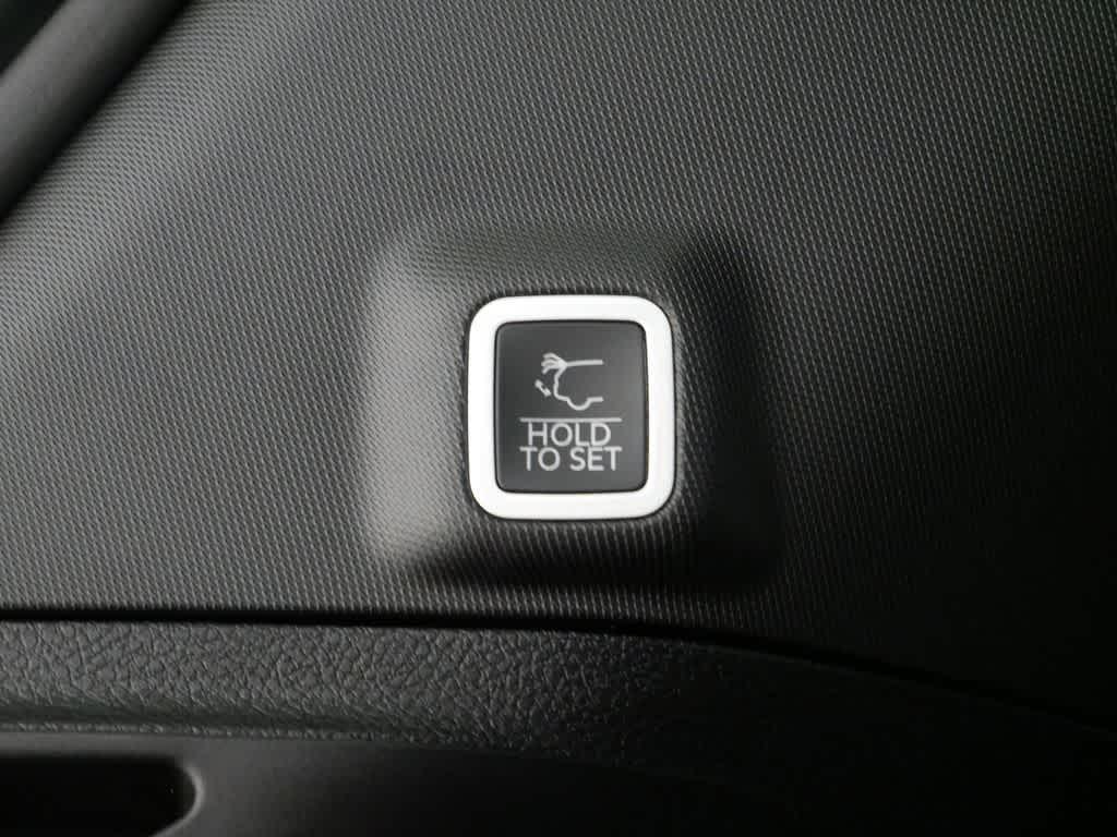 new 2025 Jeep Grand Cherokee car, priced at $44,208