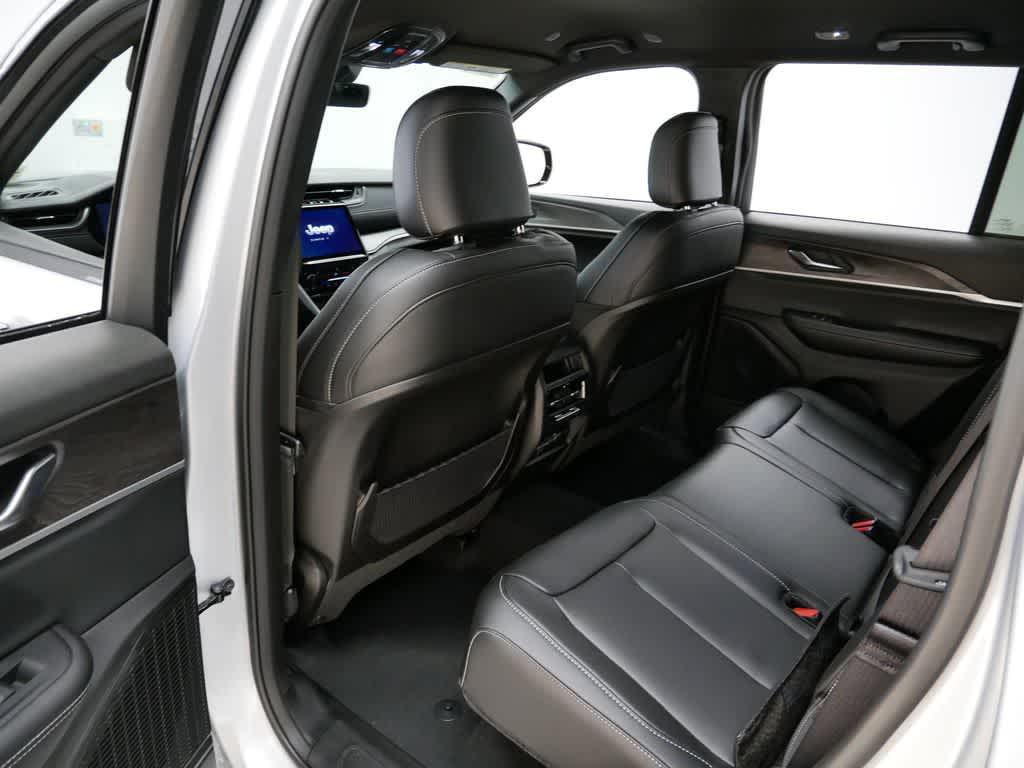 new 2025 Jeep Grand Cherokee car, priced at $44,208