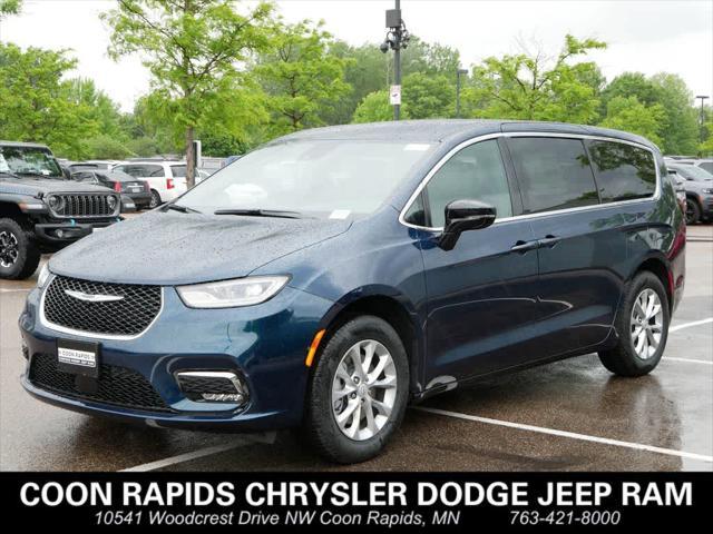 new 2025 Chrysler Pacifica car, priced at $45,662