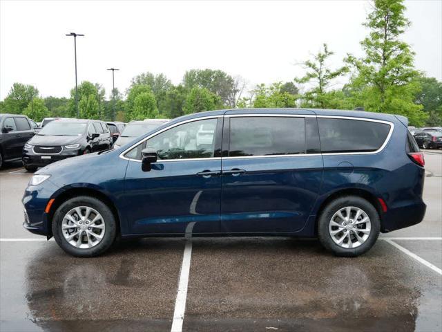 new 2025 Chrysler Pacifica car, priced at $45,561