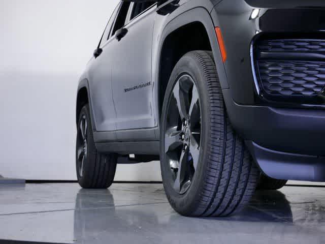 new 2024 Jeep Grand Cherokee car, priced at $46,450