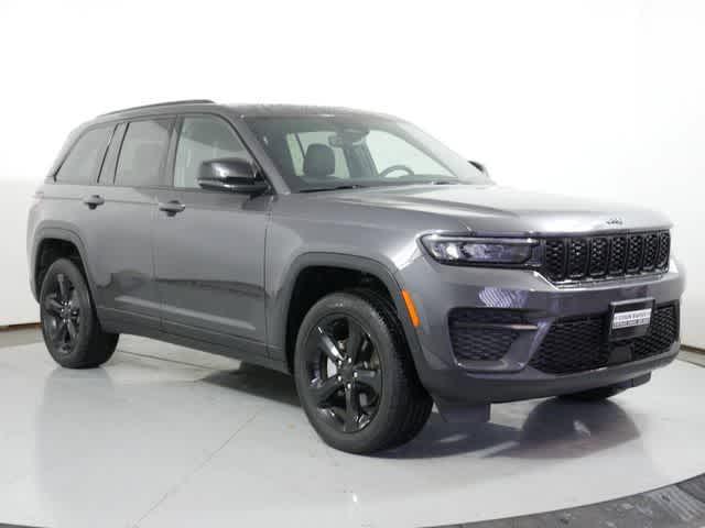 new 2024 Jeep Grand Cherokee car, priced at $45,901