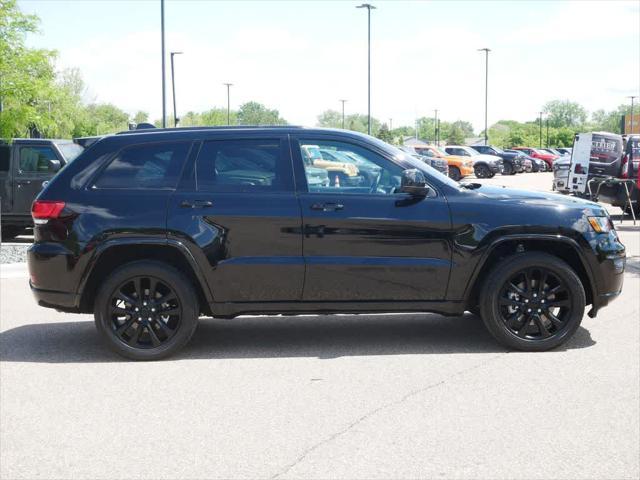 used 2022 Jeep Grand Cherokee car, priced at $33,372