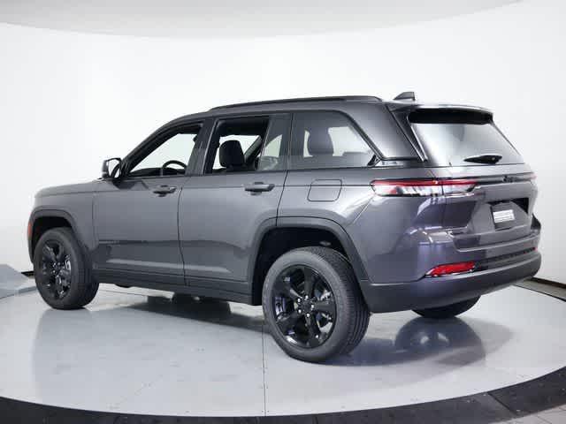 new 2024 Jeep Grand Cherokee car, priced at $43,749