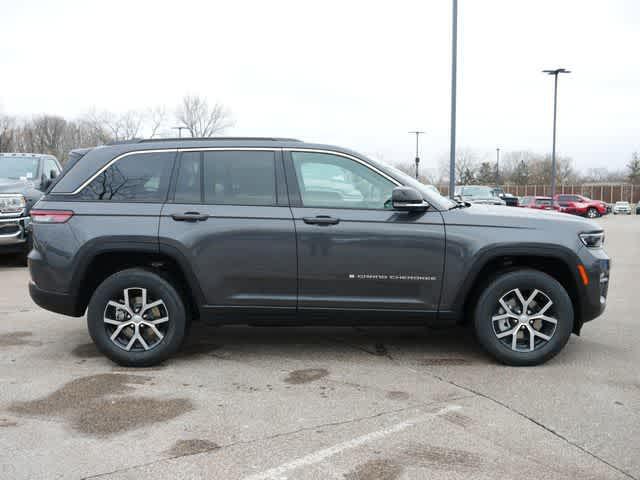 new 2025 Jeep Grand Cherokee car, priced at $45,766