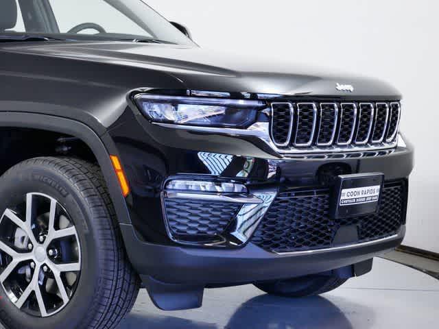 new 2025 Jeep Grand Cherokee car, priced at $46,632